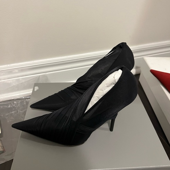 Balenciaga Ruched Jersey Pumps - Picture 2 of 4